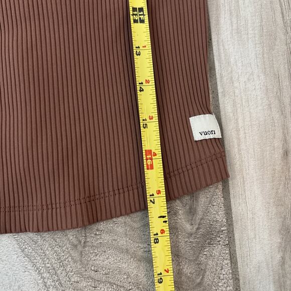 Vuori Tank Top Womens Sz Small Rib Crop Stretch Built In Bra Unpadded VWA189 - Picture 6 of 9